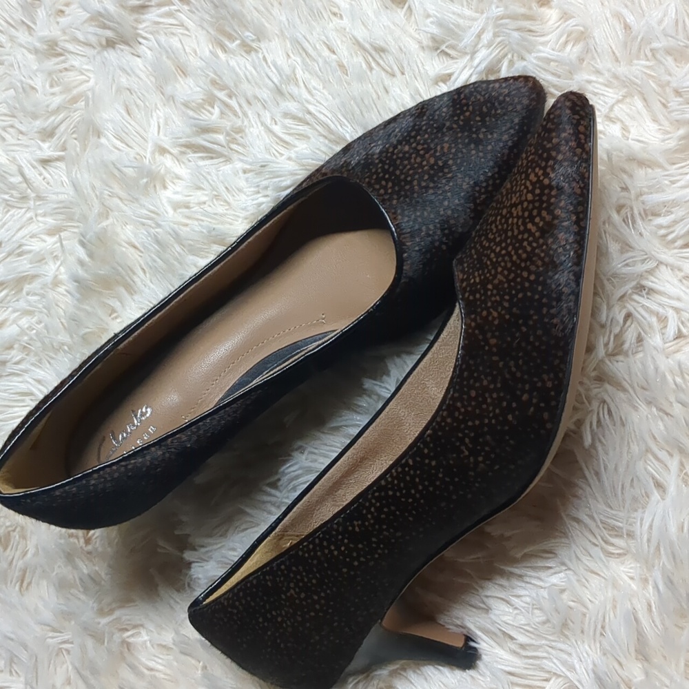 Clarks Artisan Leopard Calf Hair Animal Print Heels Pumps Leather Hair Size 7.5 - Picture 2 of 12